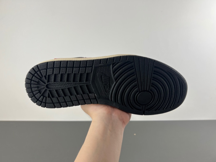 Travis Scott x Air Jordan 1 Low DM7866-061