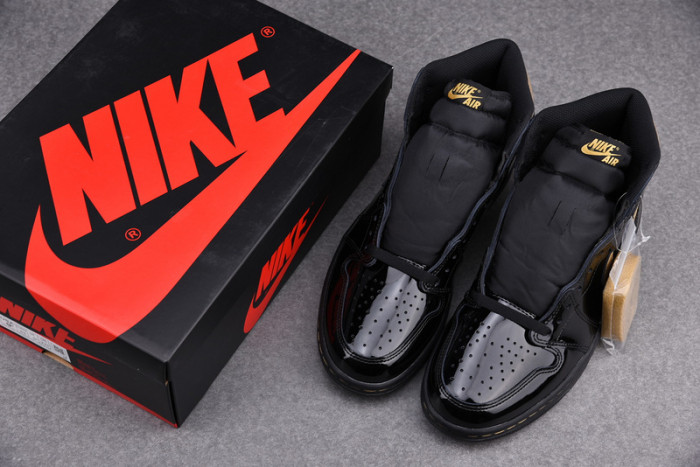 Jordan 1 Retro High Black Metallic Gold (2020) - 555088-032