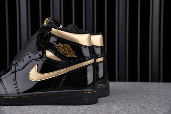 Jordan 1 Retro High Black Metallic Gold (2020) - 555088-032