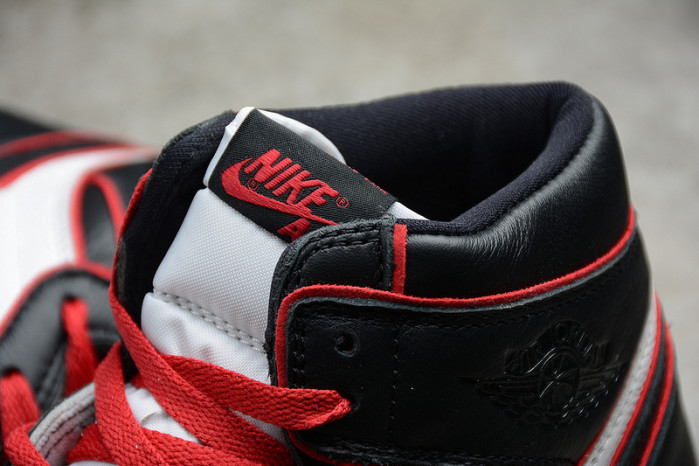 Jordan 1 Retro High Bloodline - 555088-062