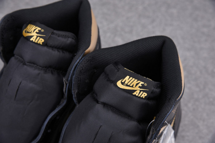 Jordan 1 Retro High Black Metallic Gold (2020) - 555088-032